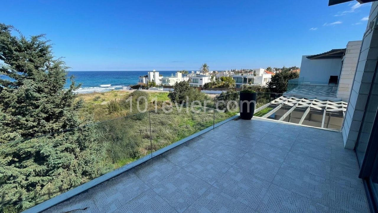 2+ 1 TRIPLEX VILLA FOR RENT NEAR THE SEA IN THE CENTER OF KYRENIA ** 