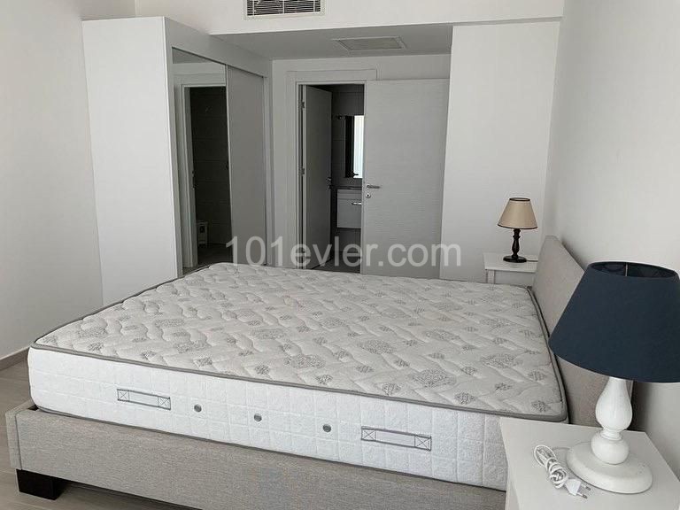 2+1 VOLL MÖBLIERTE WOHNUNG ZUR MIETE IN EINER LUXUSRESIDENZ IM ZENTRUM VON KYRENIA ** 