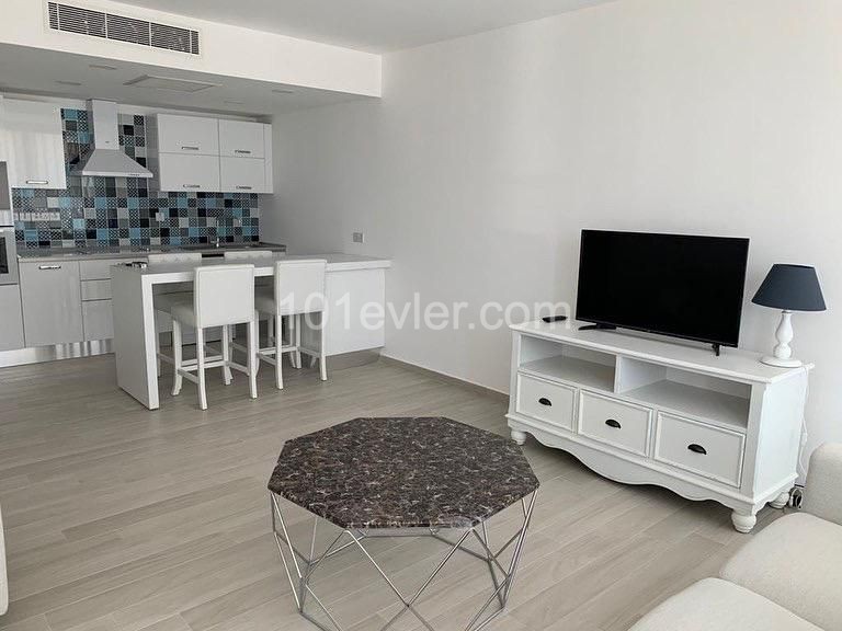 2+1 VOLL MÖBLIERTE WOHNUNG ZUR MIETE IN EINER LUXUSRESIDENZ IM ZENTRUM VON KYRENIA ** 