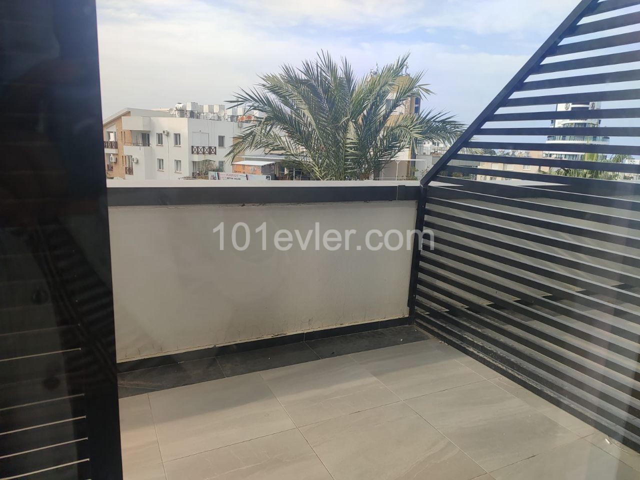 3 + 1 FULLY FURNISHED APARTMENT FOR RENT IN A LUXURY RESIDENCE IN THE CENTER OF KYRENIA ** 