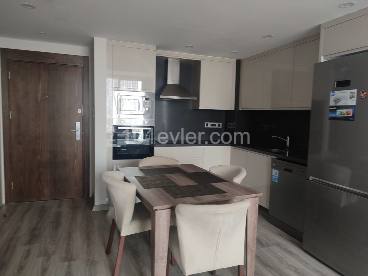 GİRNE MERKEZDE LÜKS REZİDANS TA KİRALIK 2+1 FUL EŞYALI PENTHOUSE