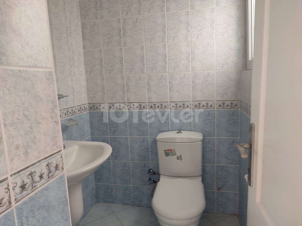 3+1 FLAT FOR RENT IN KYRENIA CENTER ** 