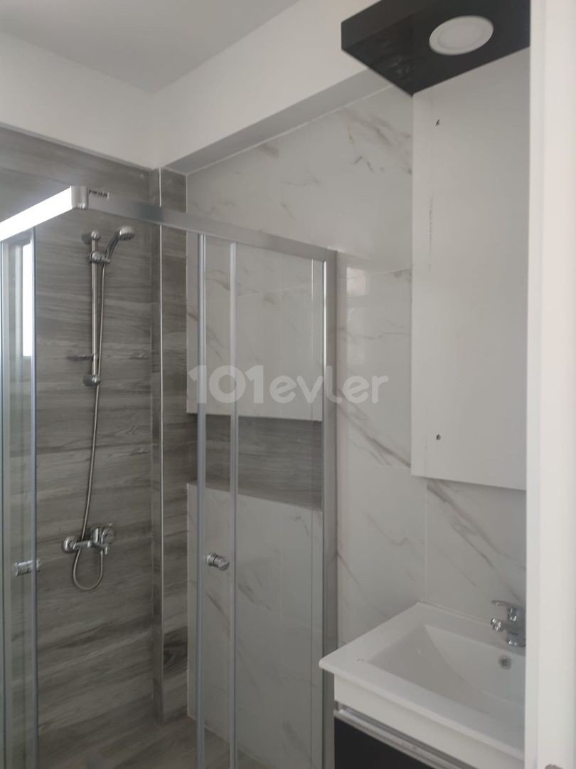 2+1 FLAT FOR SALE İN THE CENTER OF KYRENIYA