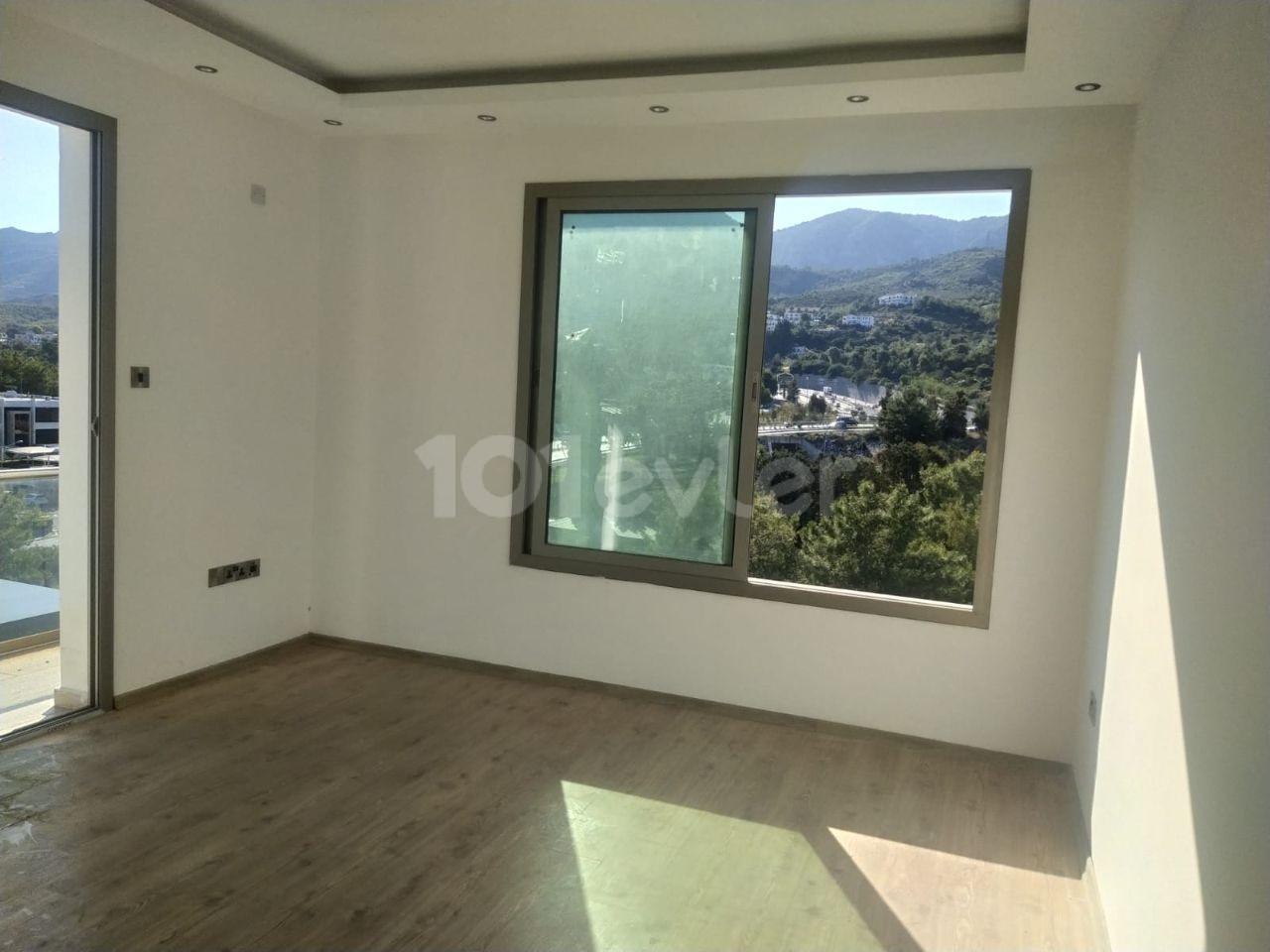 3 + 1 DUPLEX PENTHOSUE WOHNUNG ZUM VERKAUF IN DER TÜRKISCHEN TAT IM ZENTRUM VON KYRENIA ** 