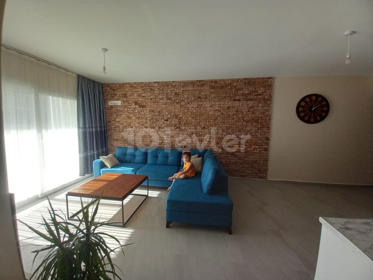 GİRNE MERKEZDE GÜNLÜK KİRALIK FÜL EŞYALİ 2+1 DAİRE