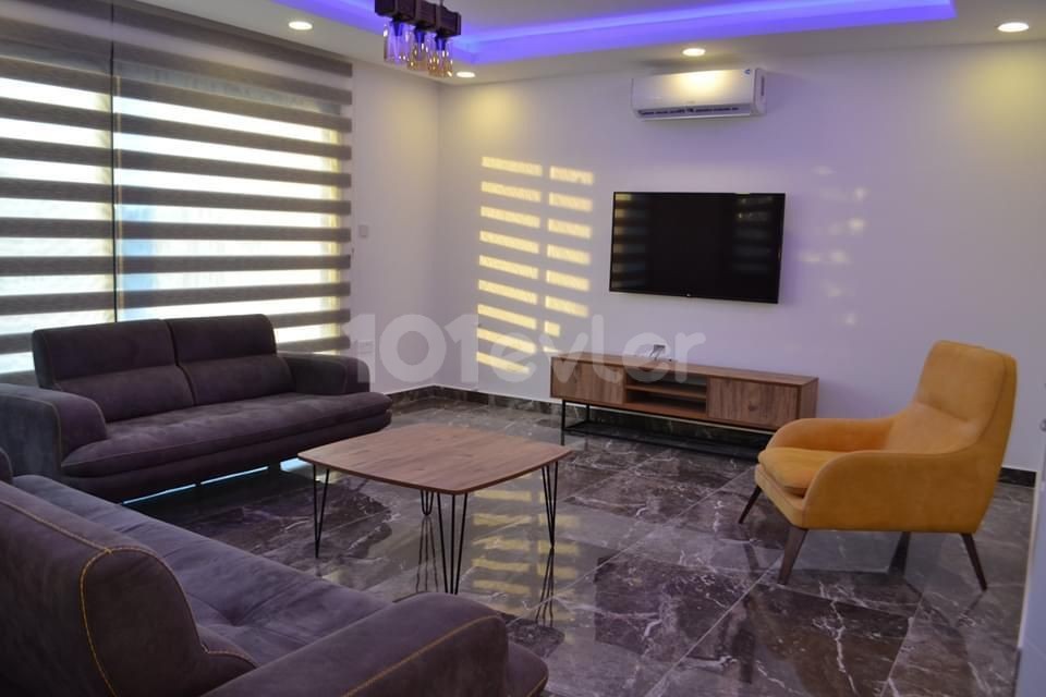 Girne Karaoğlanoğlunda 3+1 kiralık lüks villa!