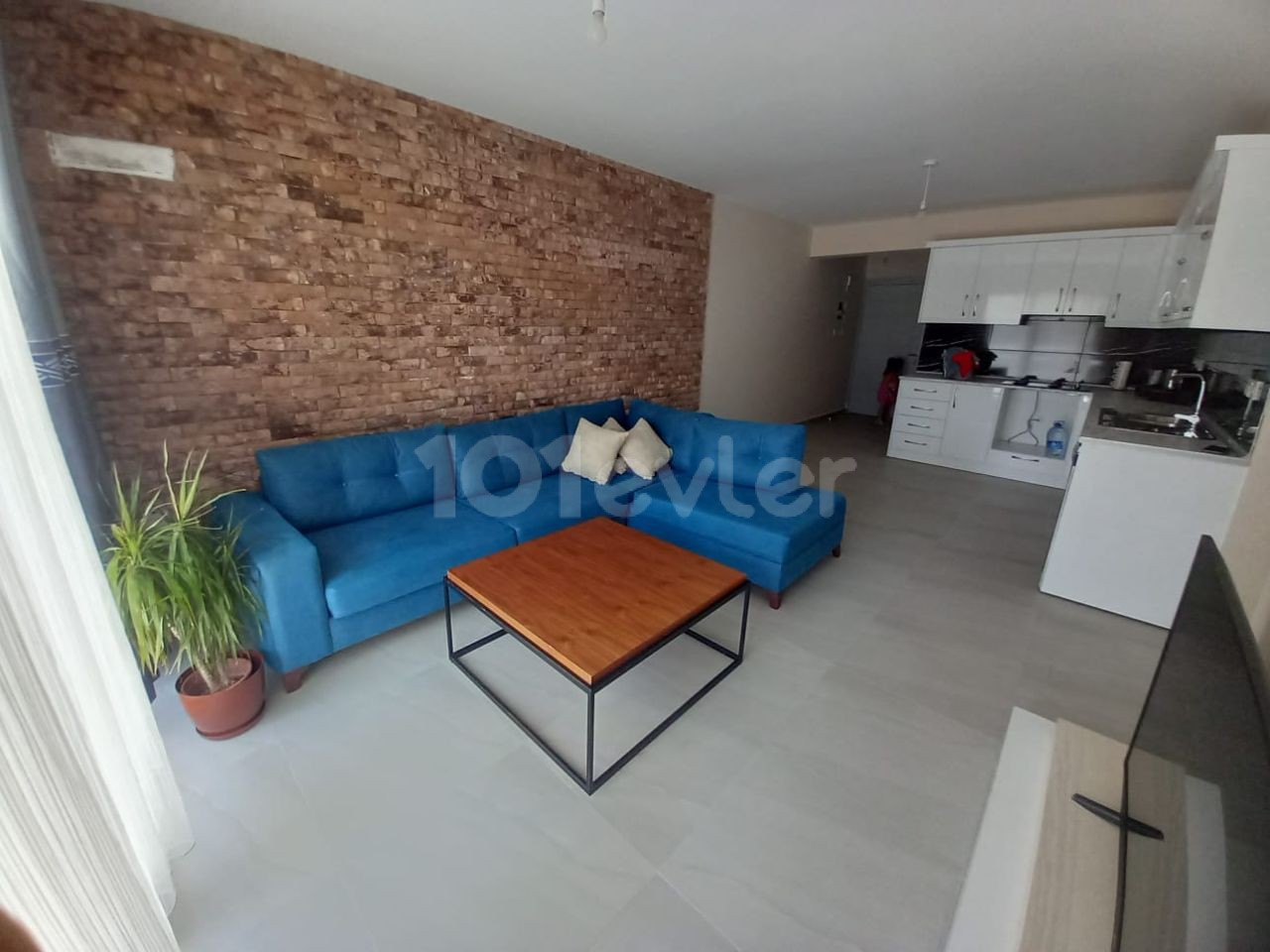 Girne merkezde yeni  full eşyalı  2+1 satılık sıfır daire 