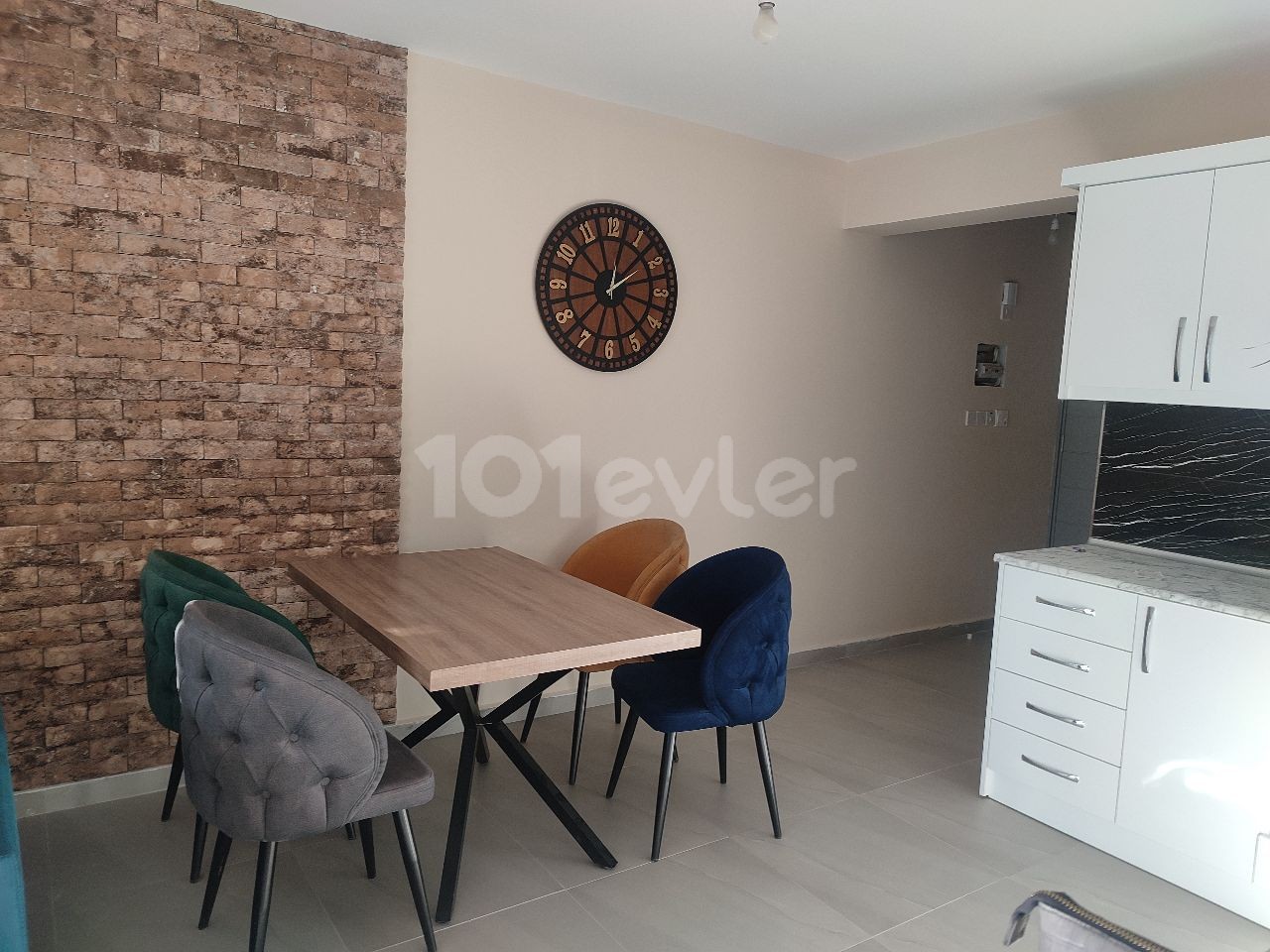 Girne merkezde yeni  full eşyalı  2+1 satılık sıfır daire 