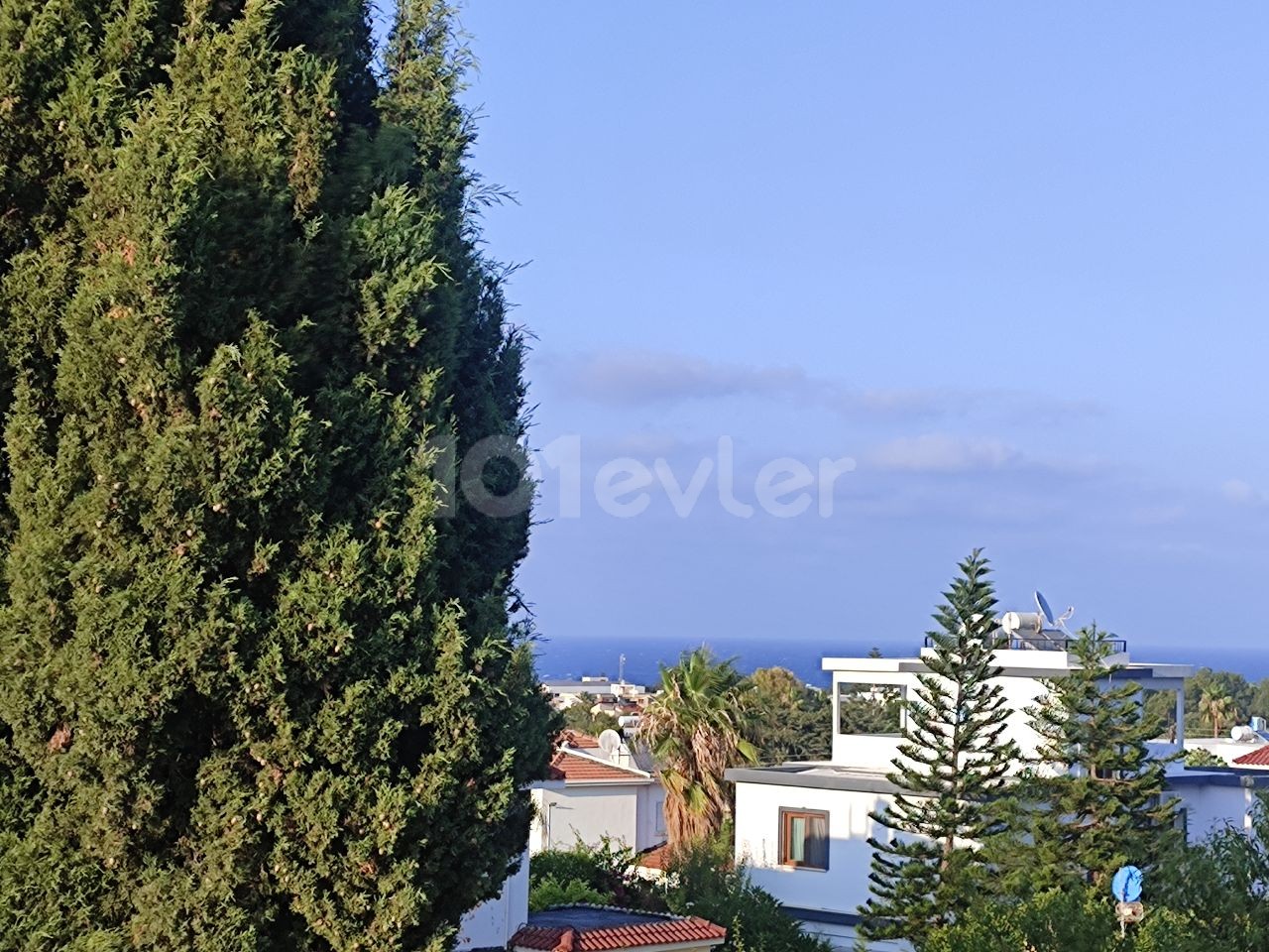 1+1 Wohnung zum Verkauf mit eigener Terrasse mit Meer-und Bergblick in Kyrenia Karaoglanoglu ** 