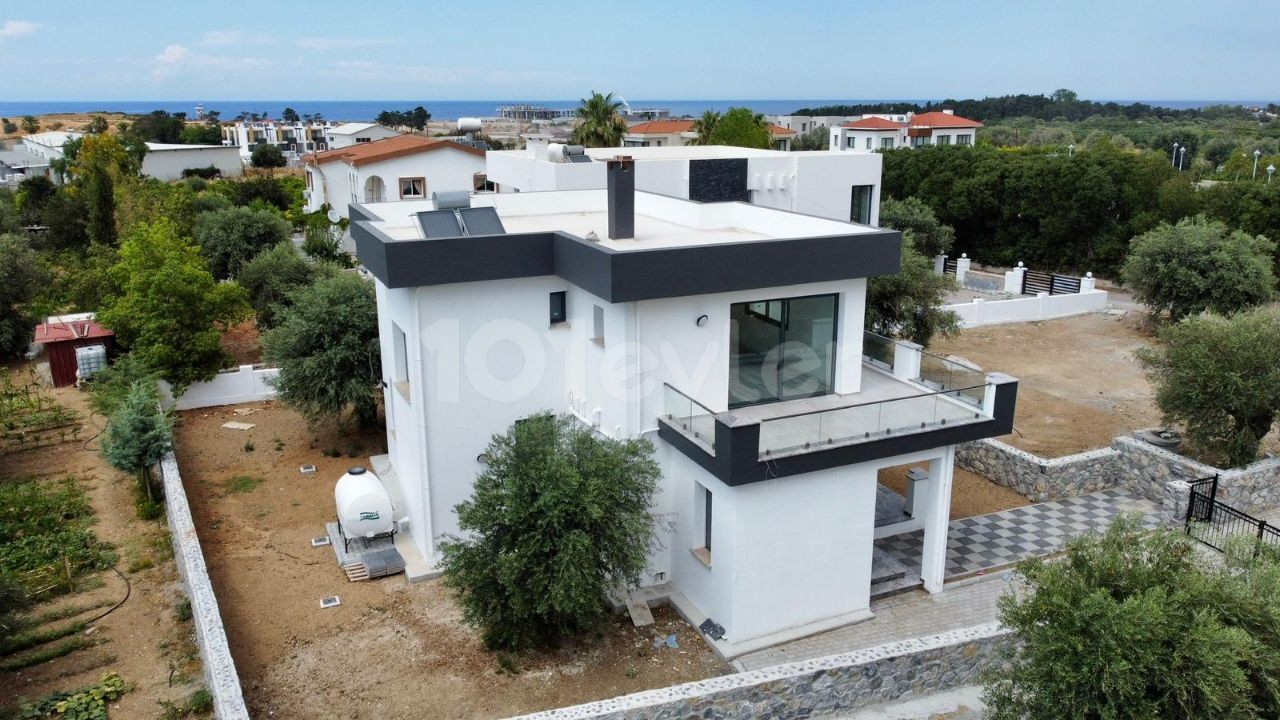 3+1 luxury villa for sale in the Çatalköy 