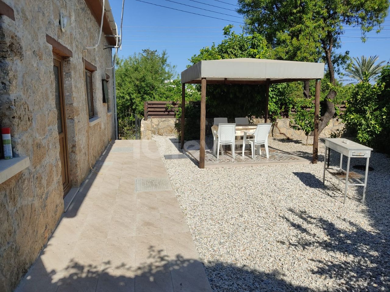 3+1 villa and 2+1 bungalow for sale in 1800m2 land in Alsancak, Kyrenia