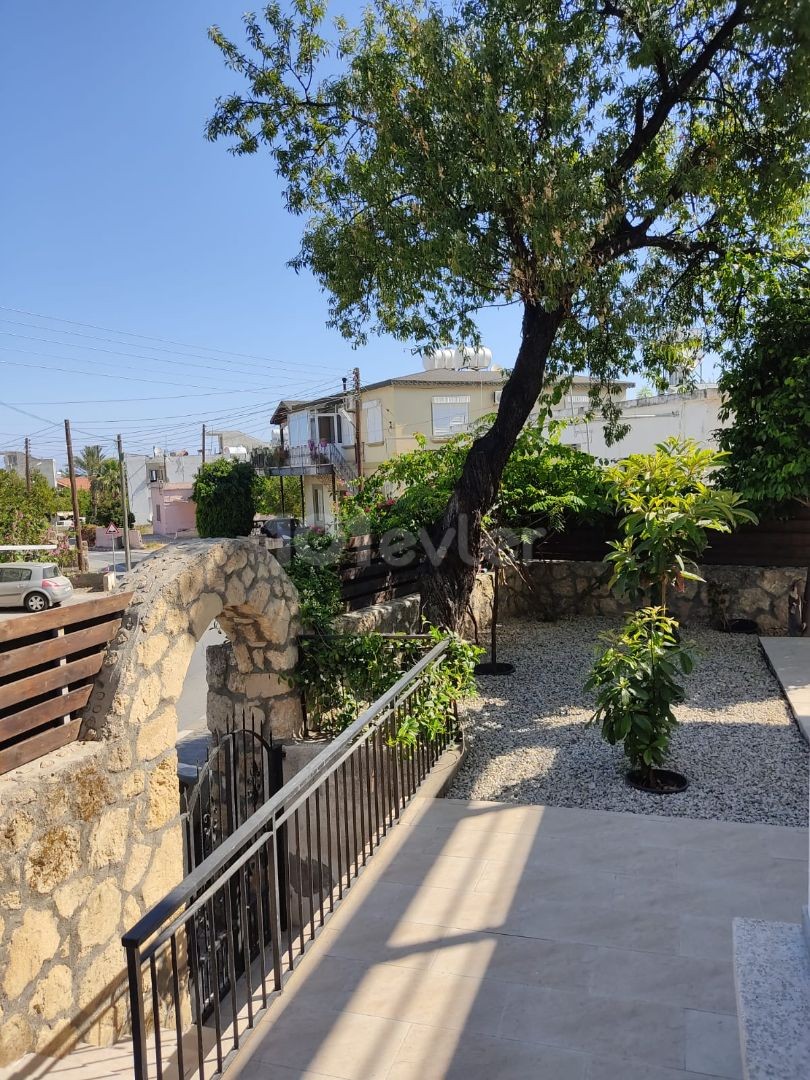 3+1 villa and 2+1 bungalow for sale in 1800m2 land in Alsancak, Kyrenia