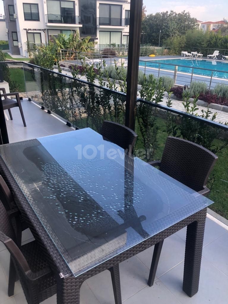 2+1 luxury  flat for sale! Fully furnished, all taxes paid, high rental income flat for sale with a pool in Kyrenia Alsancak.