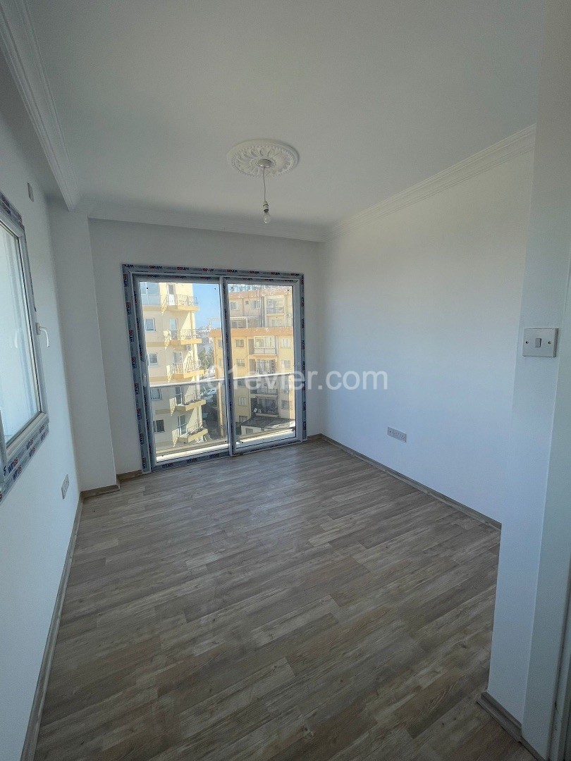 GAZİMAĞUSA MERKEZDE SATILIK 3+1 YENİ PENTHOUSE SON 1 DAİRE