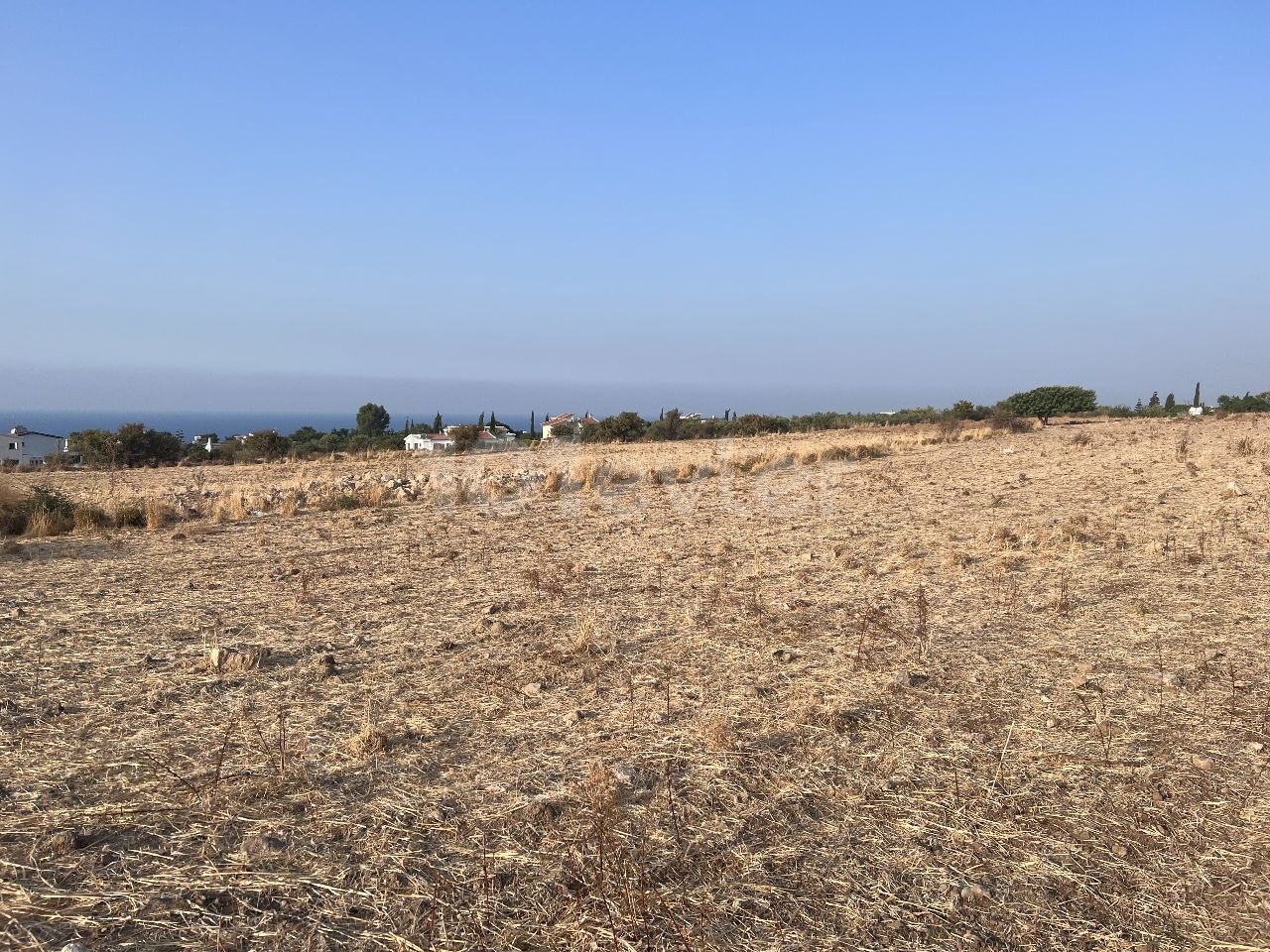 Land suitable for the construction of villas or sites in Kyrenia Alsancak. The equivalent is the cob. 05338403555 ** 