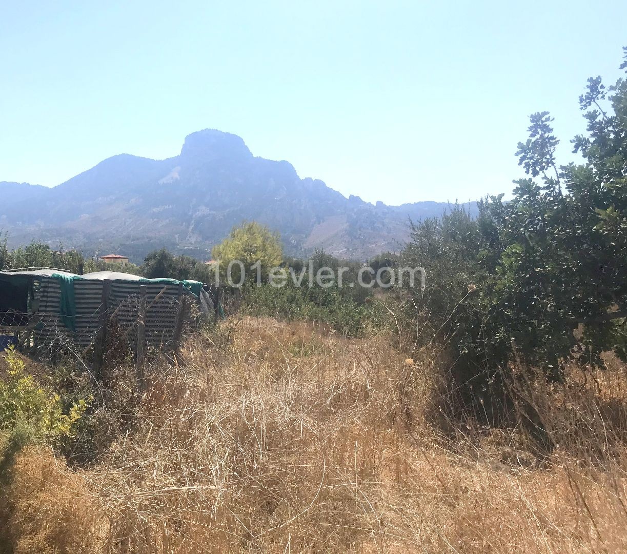 A Turkish koch land 500 m from the sea, which can be offered for construction in Kyrenia Karsiyaka. 05338403555 ** 