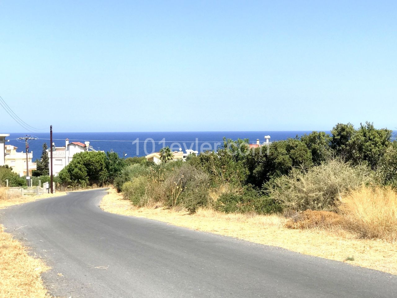 Turkish cob land with mountain and sea views in Kyrenia Karsiyaka.05338403555 ** 