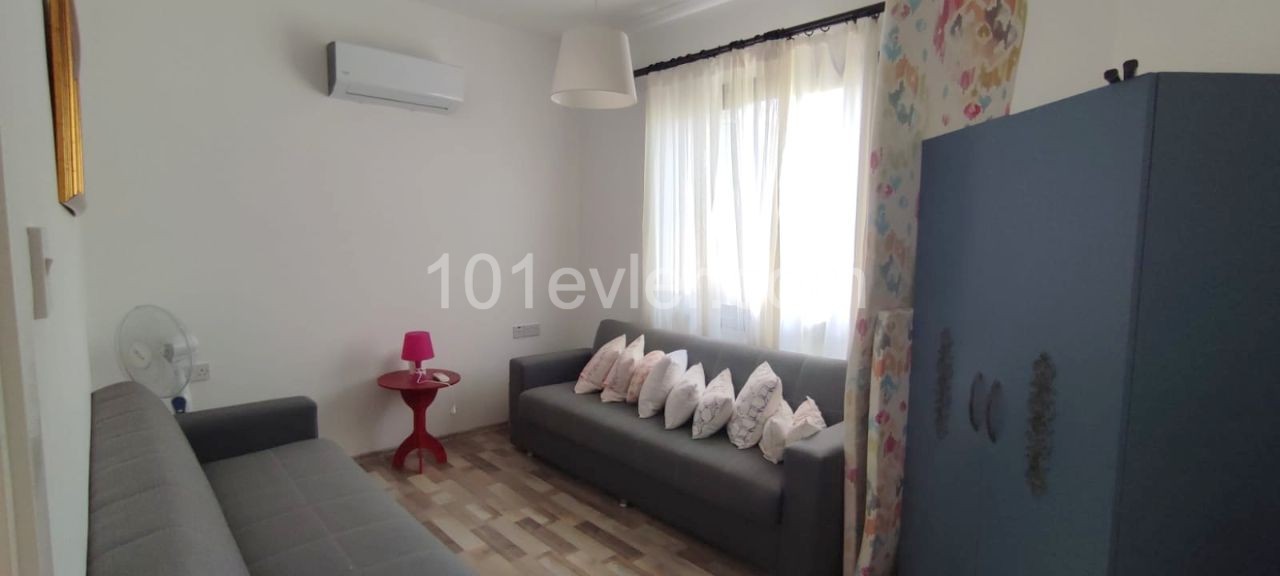 Girne Ozanköy'de koçanı hazır KDV ödenmiş. Full eşyalı villa. Hemen taşınmaya hazır! 05338403555