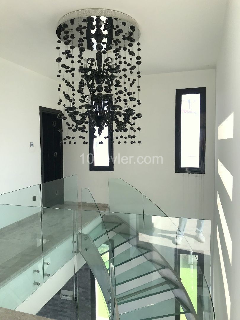 Kyrenia, Karşıyaka sea front, zero to sea modern 3 bedroom villa. Infinity pool, huge basement. 05338403555