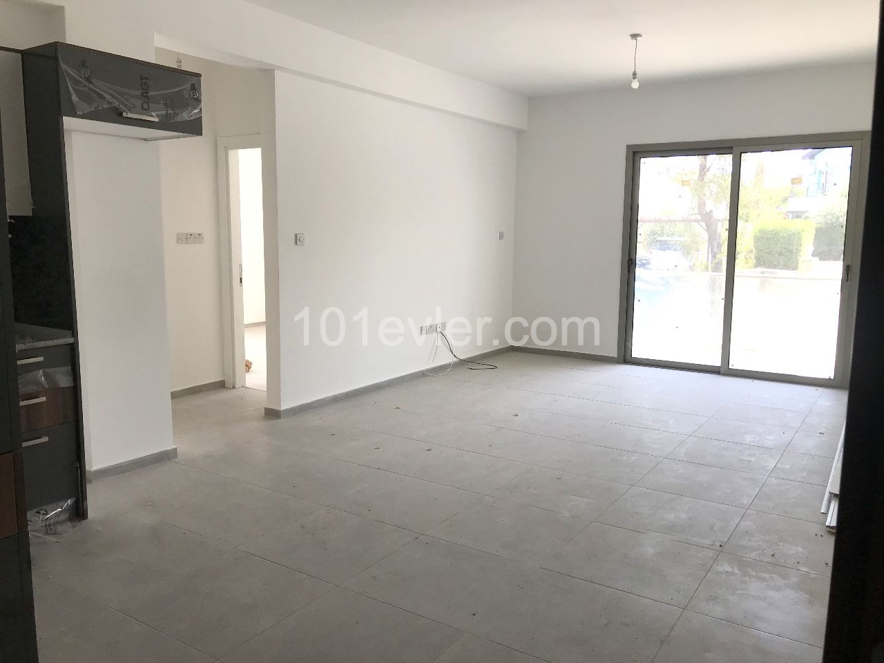 2+1 ground floor flat in Girne Lapta, ready to move in. 05338403555 ** 