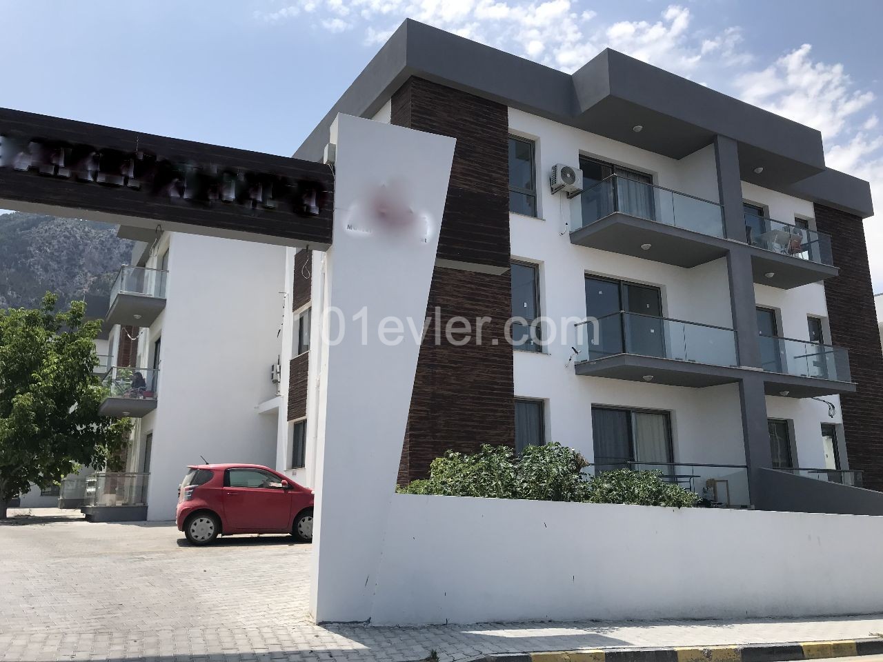 2+1 ground floor flat in Girne Lapta, ready to move in. 05338403555 ** 