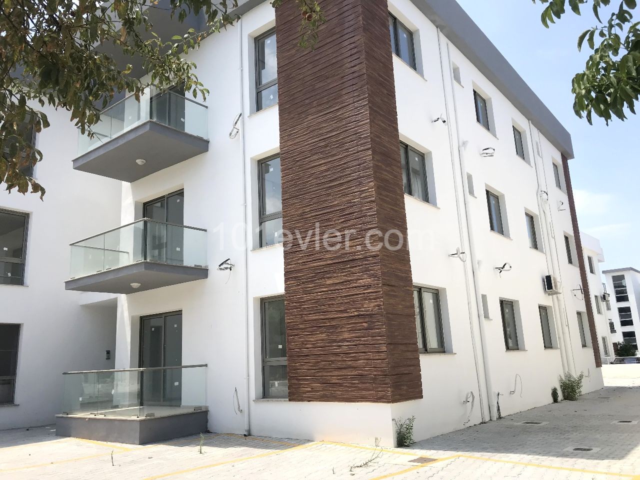 2+1 ground floor flat in Girne Lapta, ready to move in. 05338403555 ** 