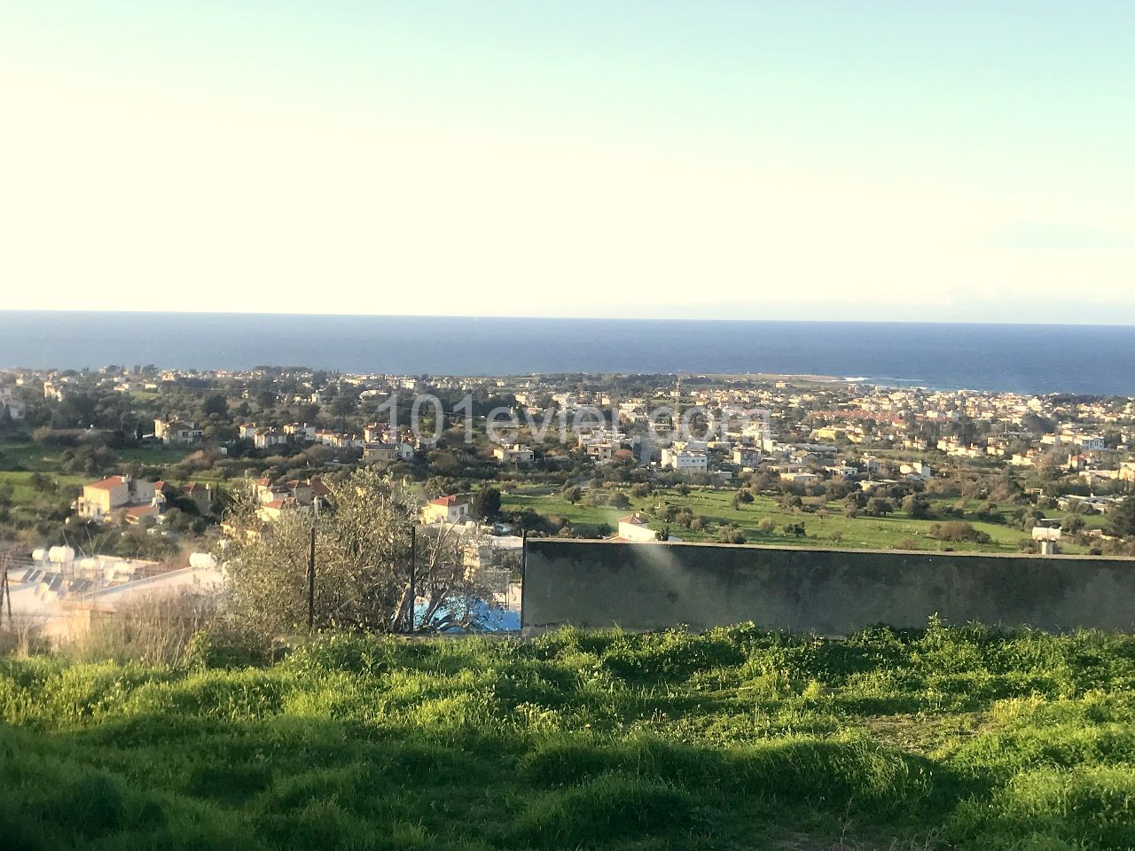 1 decare 1 evlek land in Girne Karşıyaka with Turkish title deed, 90% construction with uninterrupted view. 05338403555 ** 