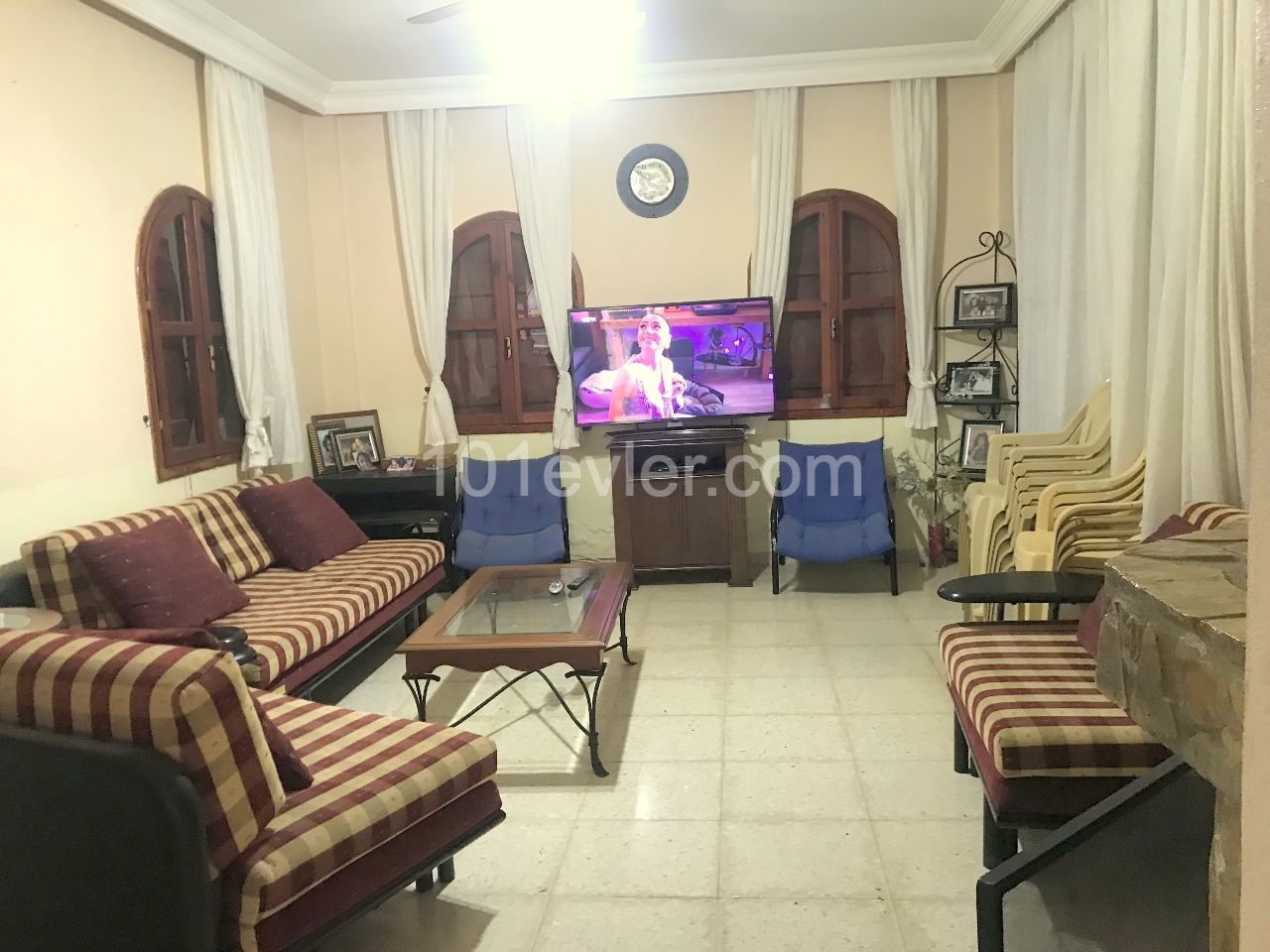 Freistehende villa in Kyrenia Sadrazamköy, mit Pool direkt am Meer. 3 Schlafzimmer, Garten mit Obstbäumen gefüllt,ohne MwSt. bereit. 05338403555 ** 