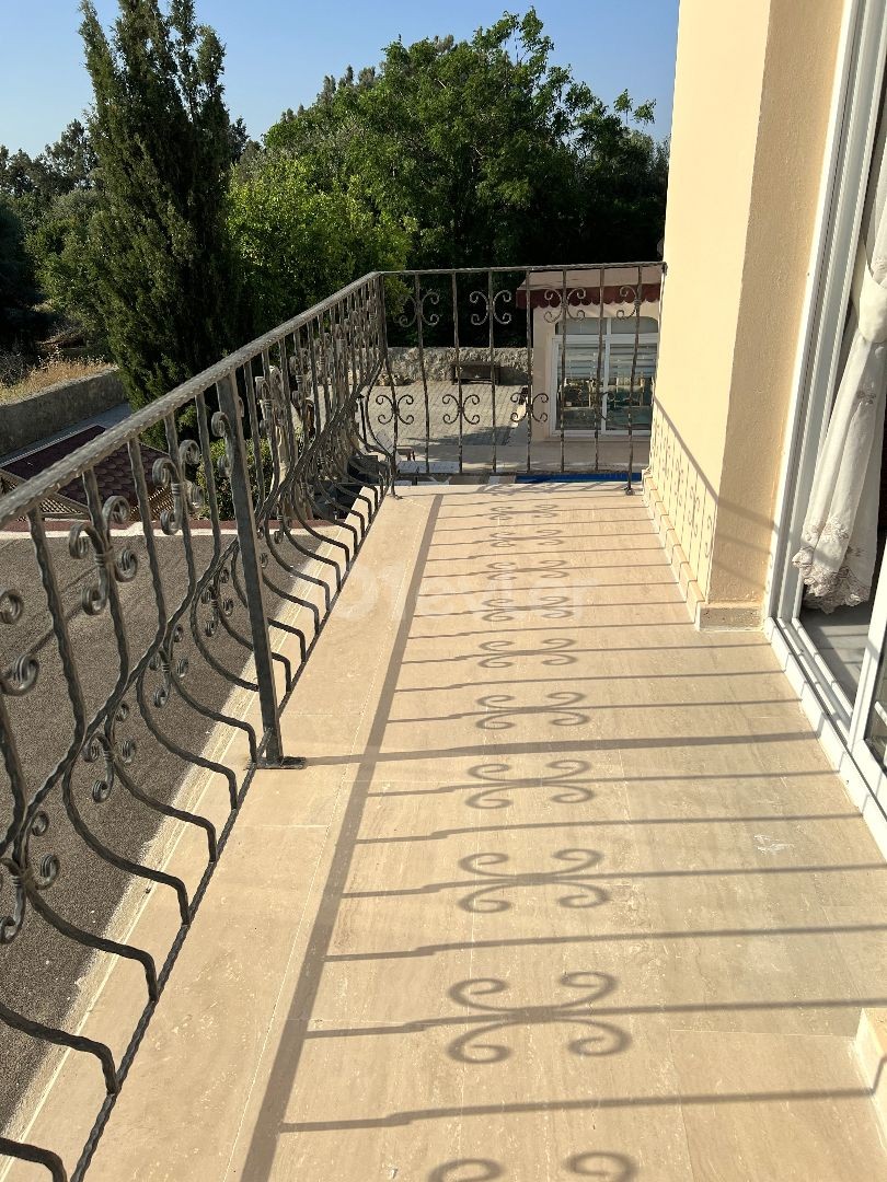 Gepflegte villa in Kyrenia, Karsiyaka auf einem Grundstück von 500m2, mit privatem Pool, bereit, MwSt. bezahlt. 05338403555 ** 