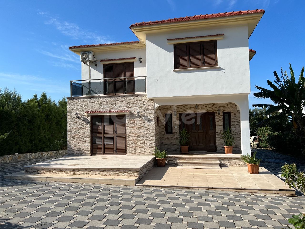 4+1 zu vermieten in Kyrenia , Lapta, villa ohne Pool in einem großen Garten, in einer ruhigen und ruhigen Gegend. Blick auf die Berge und das Meer.05338403555 ** 