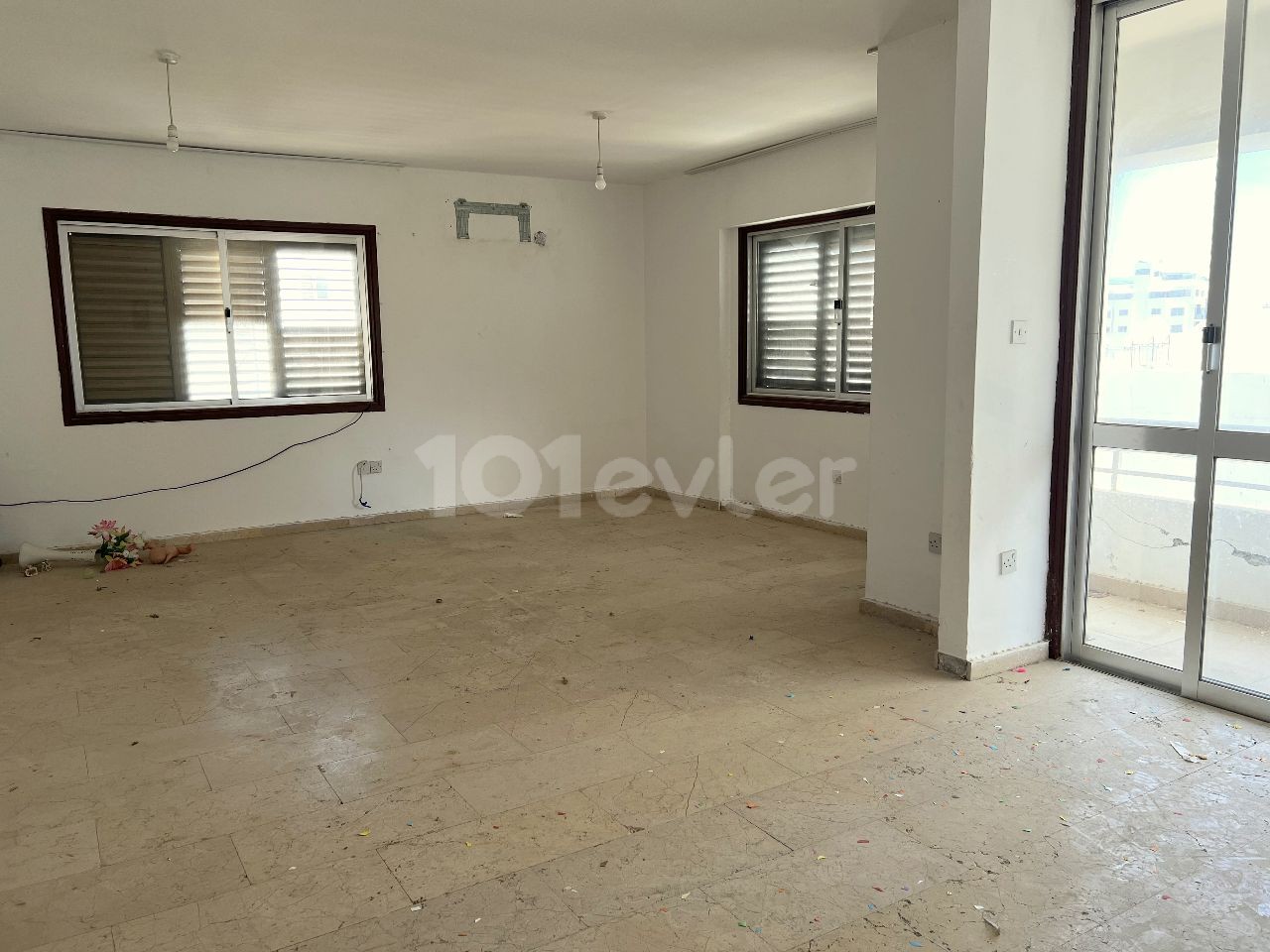 In kyrenia city center, Turkish title deed, 5 apartments + basement for sell 05338403555