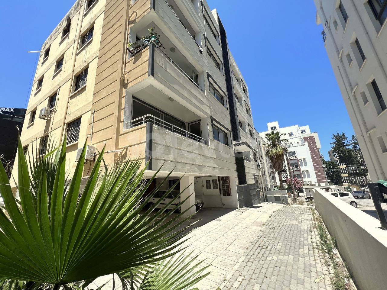 In kyrenia city center, Turkish title deed, 5 apartments + basement for sell 05338403555