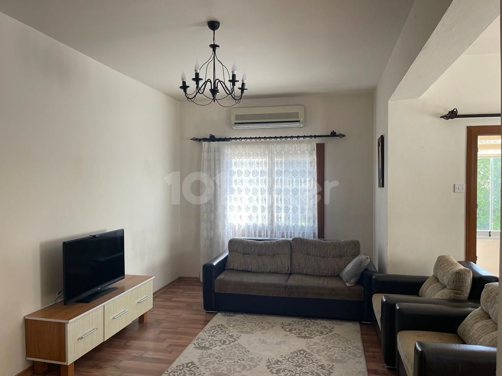 A 3-bedroom apartment in the center of Kyrenia, ready to move, renovated and fully furnished on the Levent site. Emergency sale has dropped from £70,000 !! The cob is ready, the VAT has been paid. 05338403555 ** 