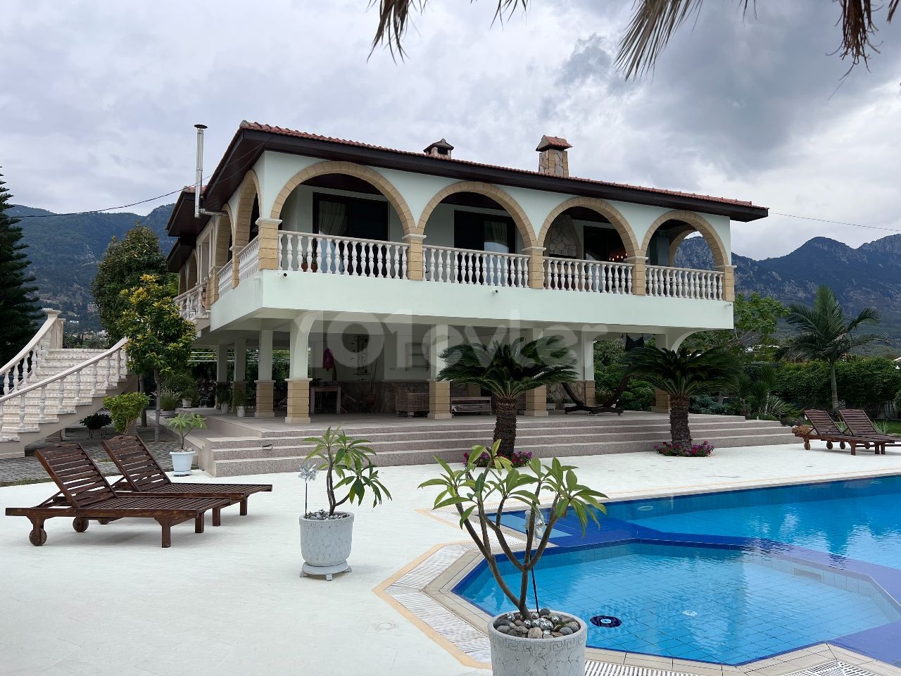 Turkish title Villa for sale in Lapta in 3144m2 land(aprox 2,5 donum of land) Gorgeous garden that makes you feel like in a botanical garden, pool bar&kitchen, water well and a lot of details need to be seen. 05338403555