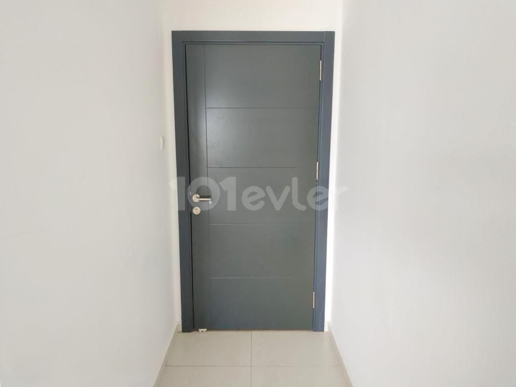 2-bedroom flat on the 3rd floor, opposite Haydar simit in Gönyeli, Nicosia. 05338403555