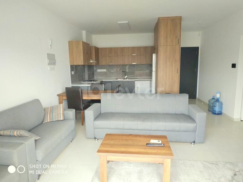 آپارتمان 2 خوابه در طبقه سوم، روبروی سیمیت حیدر در گونیلی، نیکوزیا. 05338403555