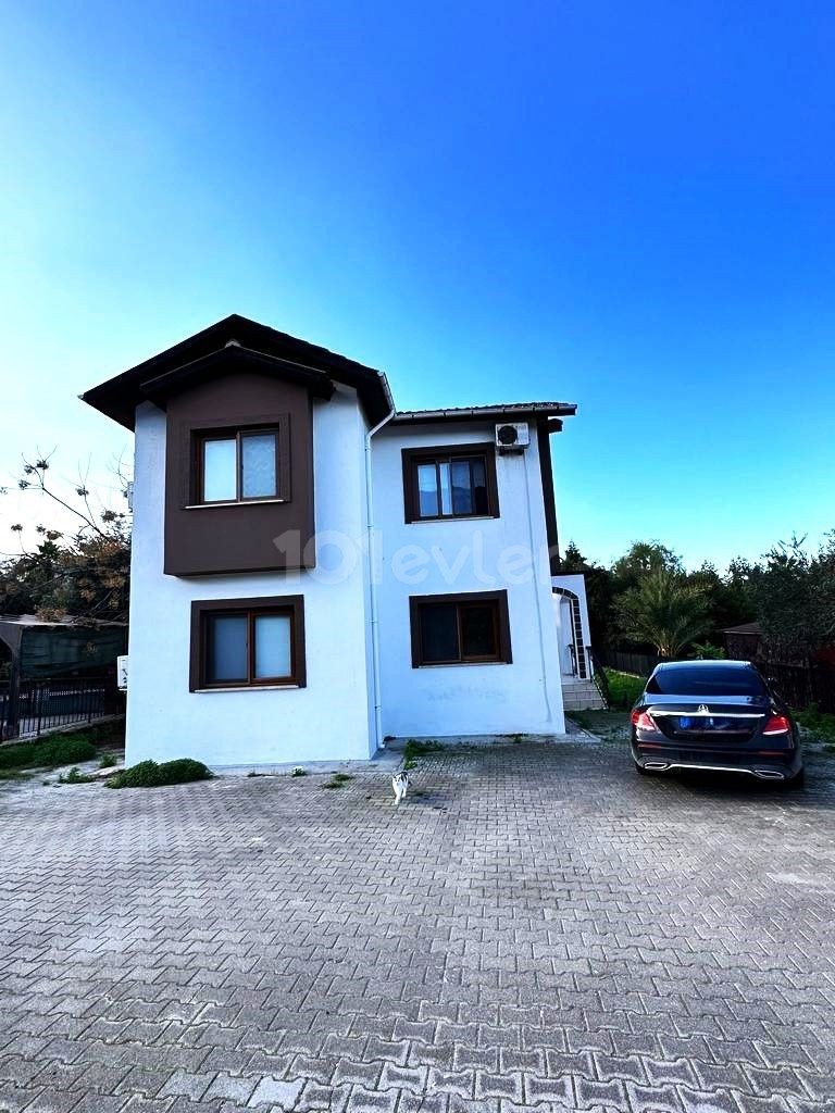 Kyrenia, Villa mit 3 Schlafzimmern im Hotelbereich von Alsancak Denizkızı. 05338403555