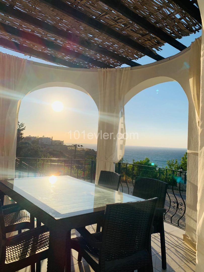 A MAGNIFICENT VILLA WITH SEA AND MOUNTAIN VIEWS IN THE CENTER OF THE NATURE, DAILY OR LONG-TERM ** 