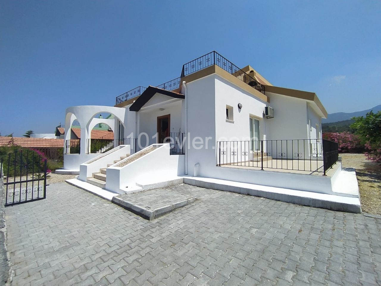 Fully Furnished villa 3+1 800 pounds monthly and 1500tl daily