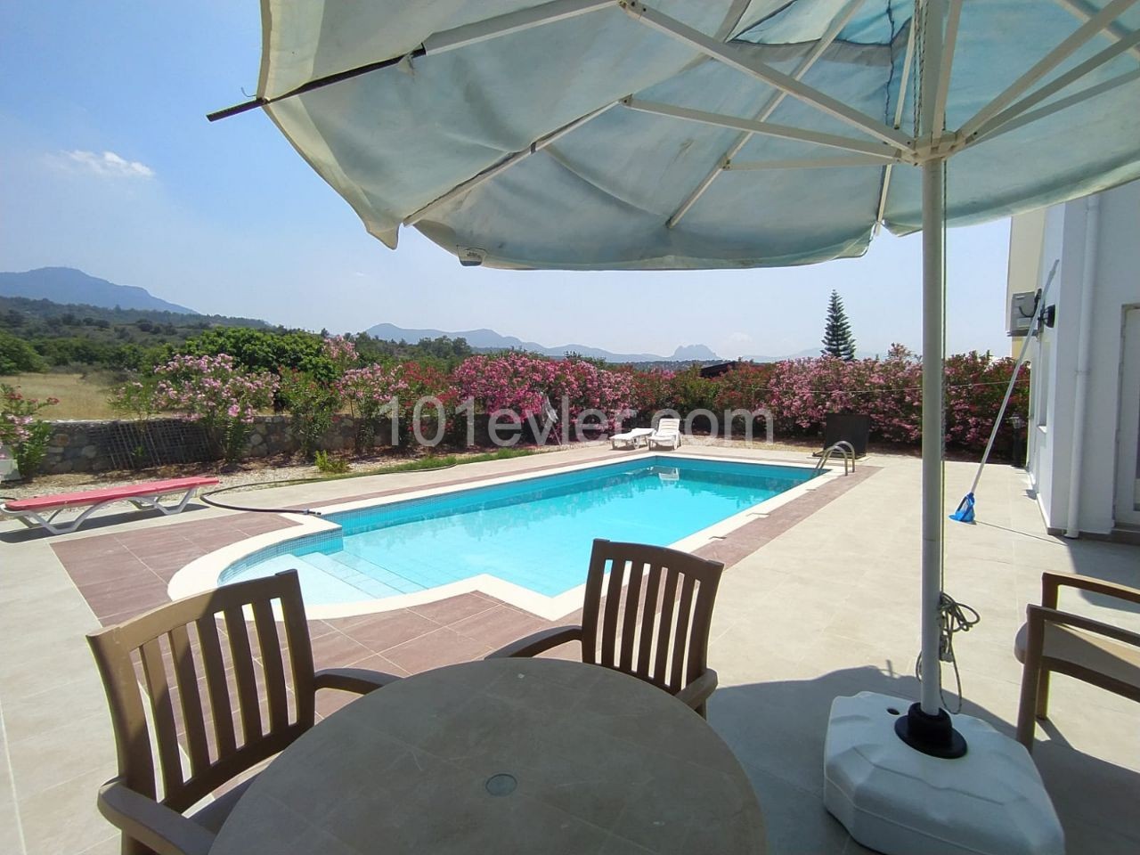 Fully Furnished villa 3+1 800 pounds monthly and 1500tl daily