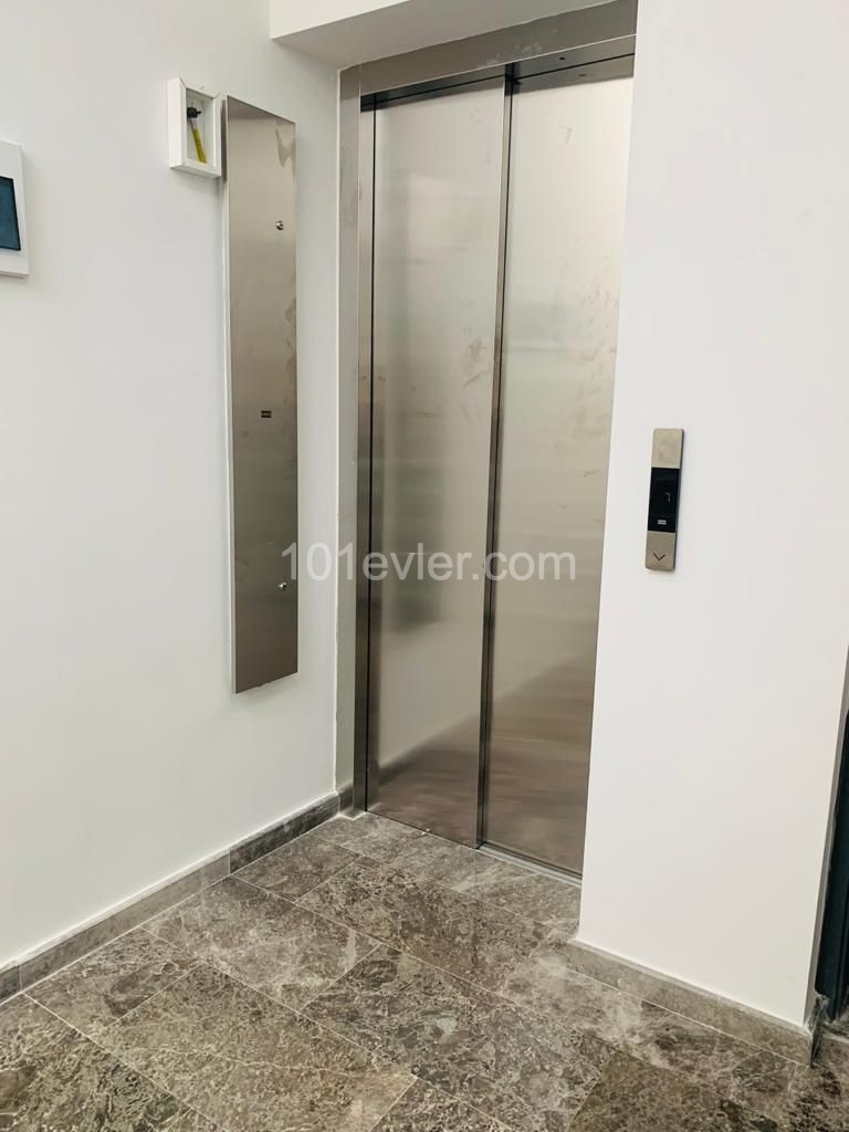 GİRNE MERKEZDE KİRALIK LÜKS 1+1 PENTHOUSE ** 