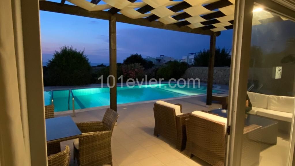 3 BEDROOM LUXURY VILLA FOR DAILY RENT IN ESENTEPE