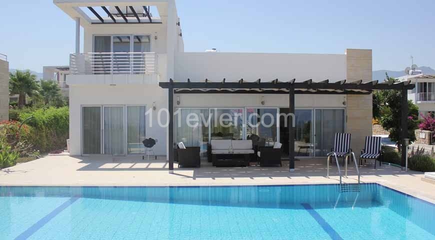 3 BEDROOM LUXURY VILLA FOR DAILY RENT IN ESENTEPE