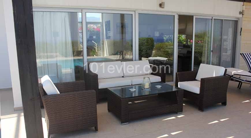 3 BEDROOM LUXURY VILLA FOR DAILY RENT IN ESENTEPE