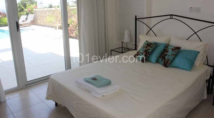 3 BEDROOM LUXURY VILLA FOR DAILY RENT IN ESENTEPE