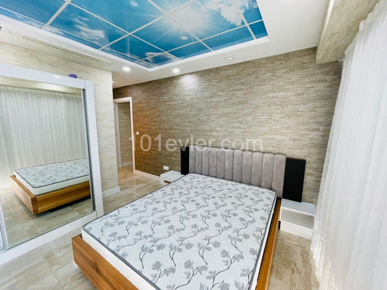 GİRNE MERKEZDE KİRALIK LÜKS 2+1 PENTHOUSE ** 