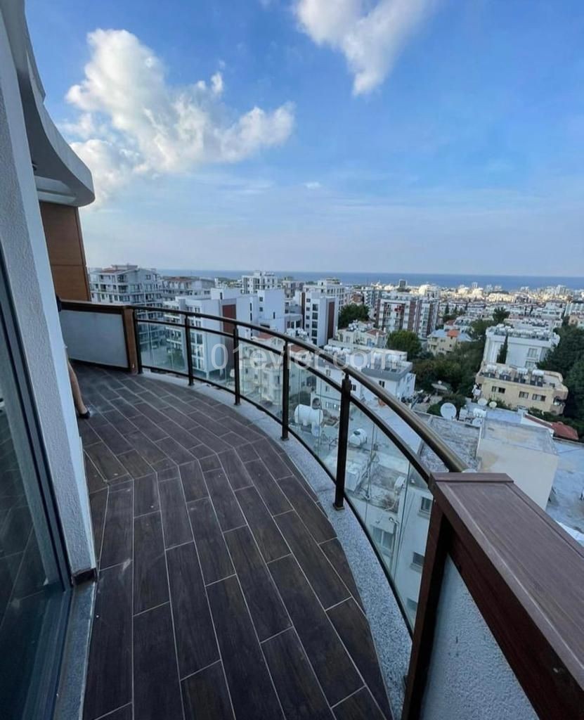 Girne Merkez'de Kiralık Lüks 2 + 1 Daire ** 