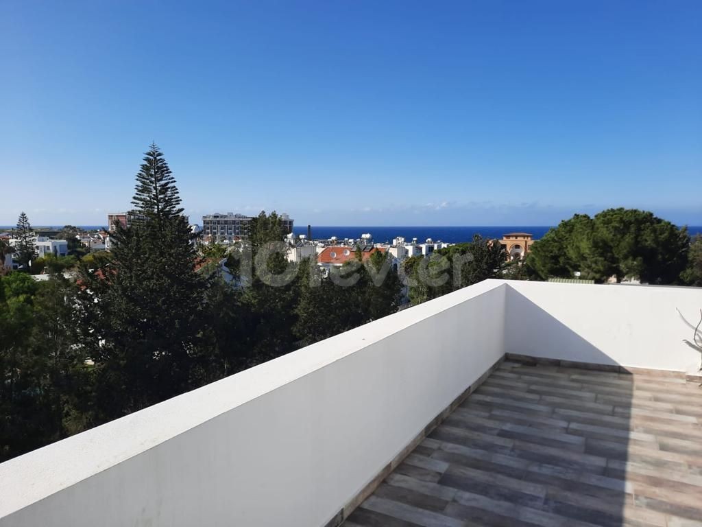 LUXURIÖSE VILLA MIT MEER- UND BERGBLICK IN KARAOGLANOGL, DER BESTEN LAGE IN KYRENIA