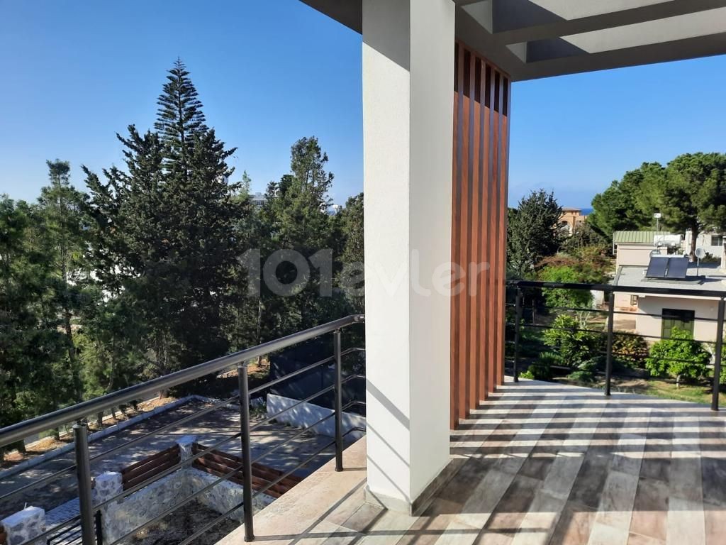 LUXURIÖSE VILLA MIT MEER- UND BERGBLICK IN KARAOGLANOGL, DER BESTEN LAGE IN KYRENIA