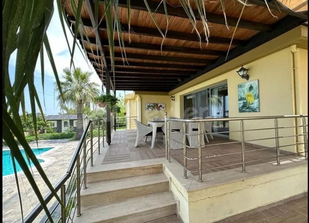 LUKS 5+1 VILLA ZU VERMIETEN CATALKOY KYRENIA